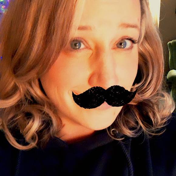 Meet your Posher, Jennifer - Picture 1 of 1